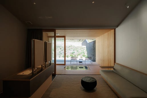 22Mar_roka-1745PS-1