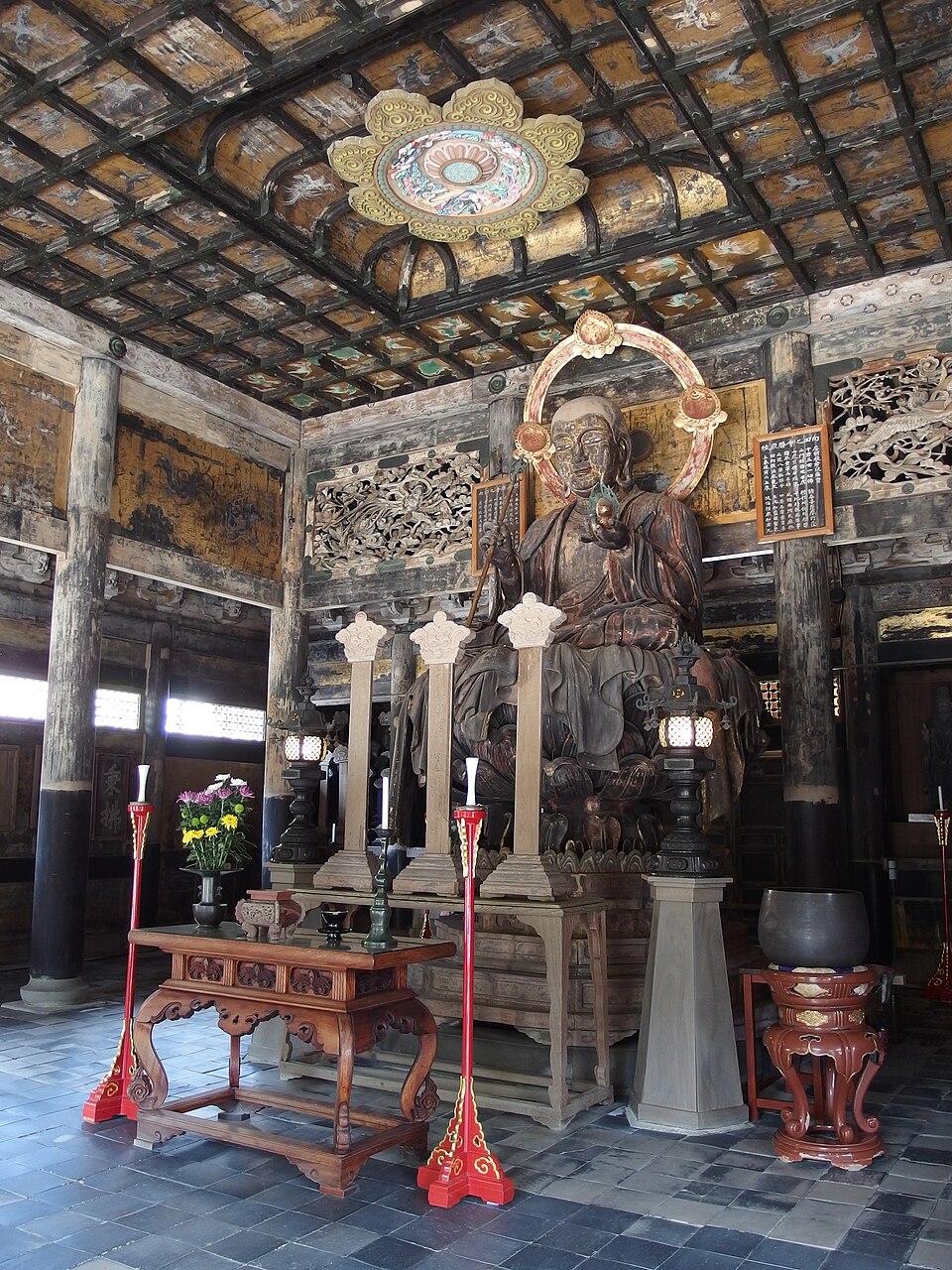 建长寺境内伽蓝全景，从总门到法堂一字排开的禅宗风格庄严布局