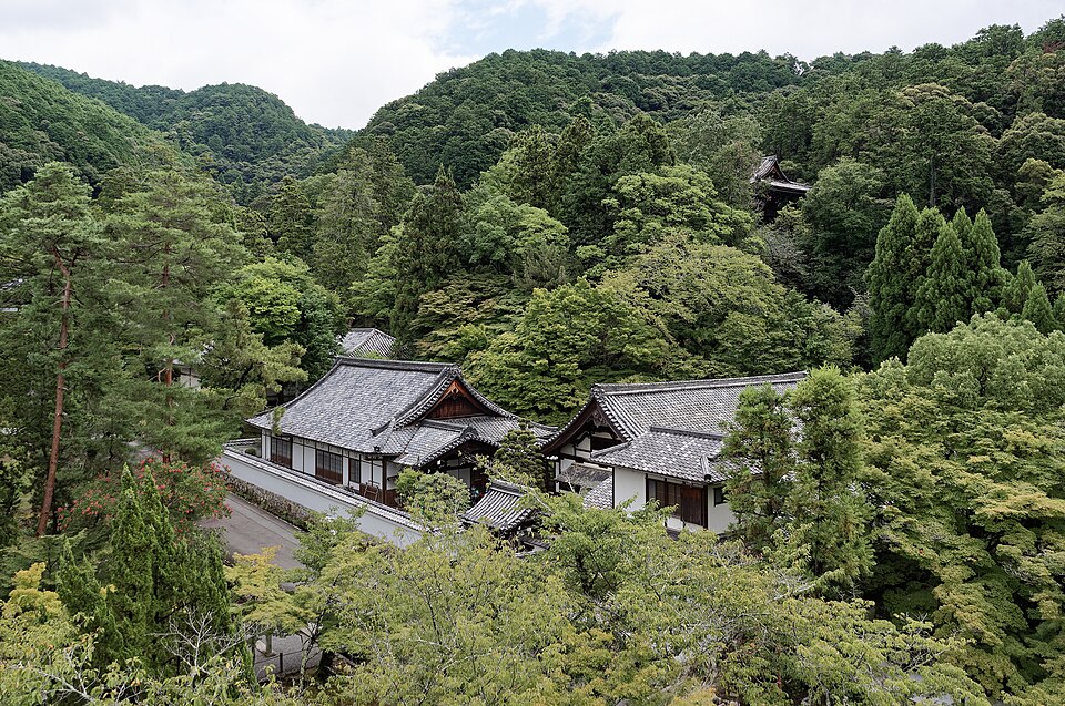 从南禅寺三门楼上俯瞰京都市区的绝景全景