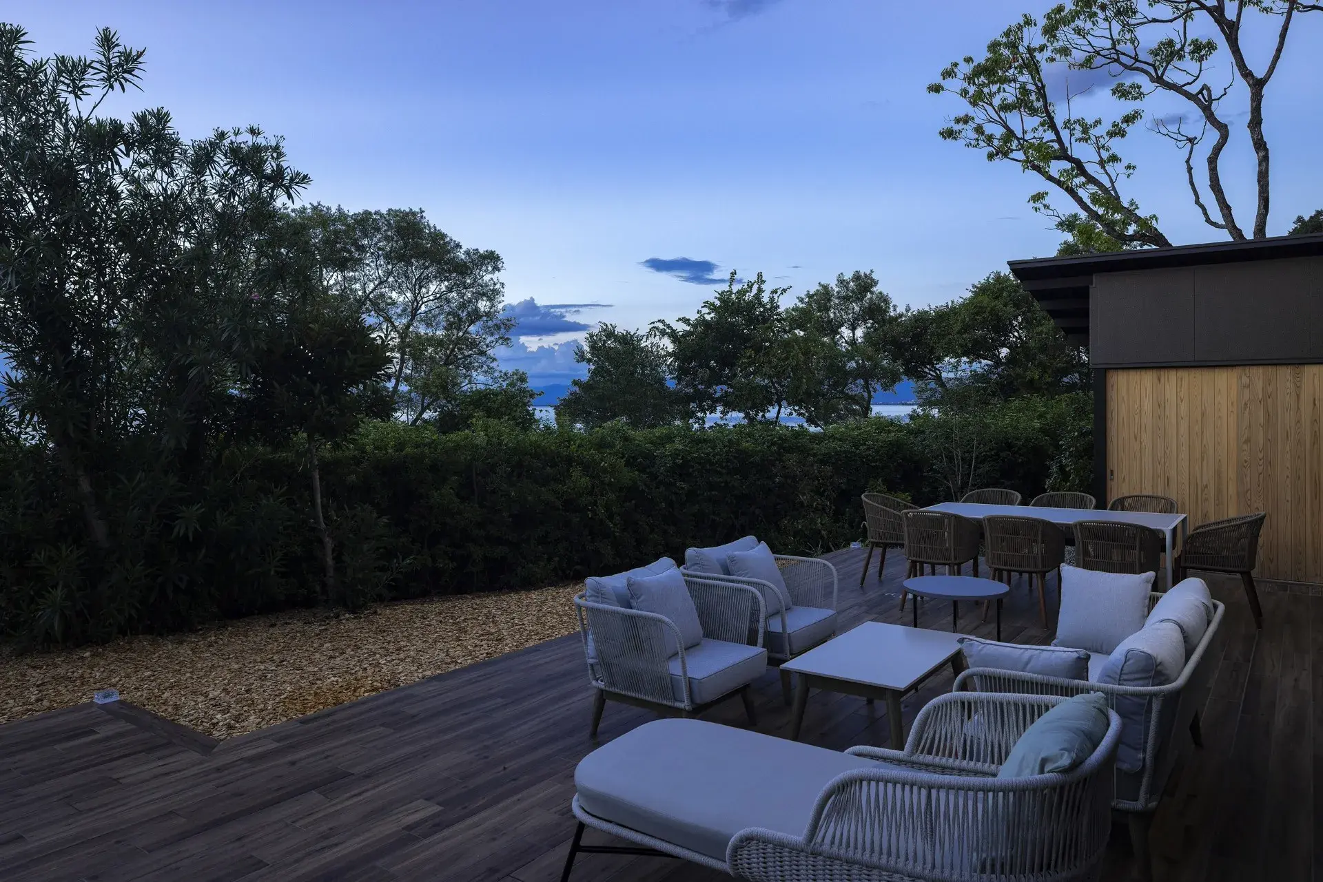 auto_auto_7f7c356b9e9323e9549d1efed2b1322ac5d53587