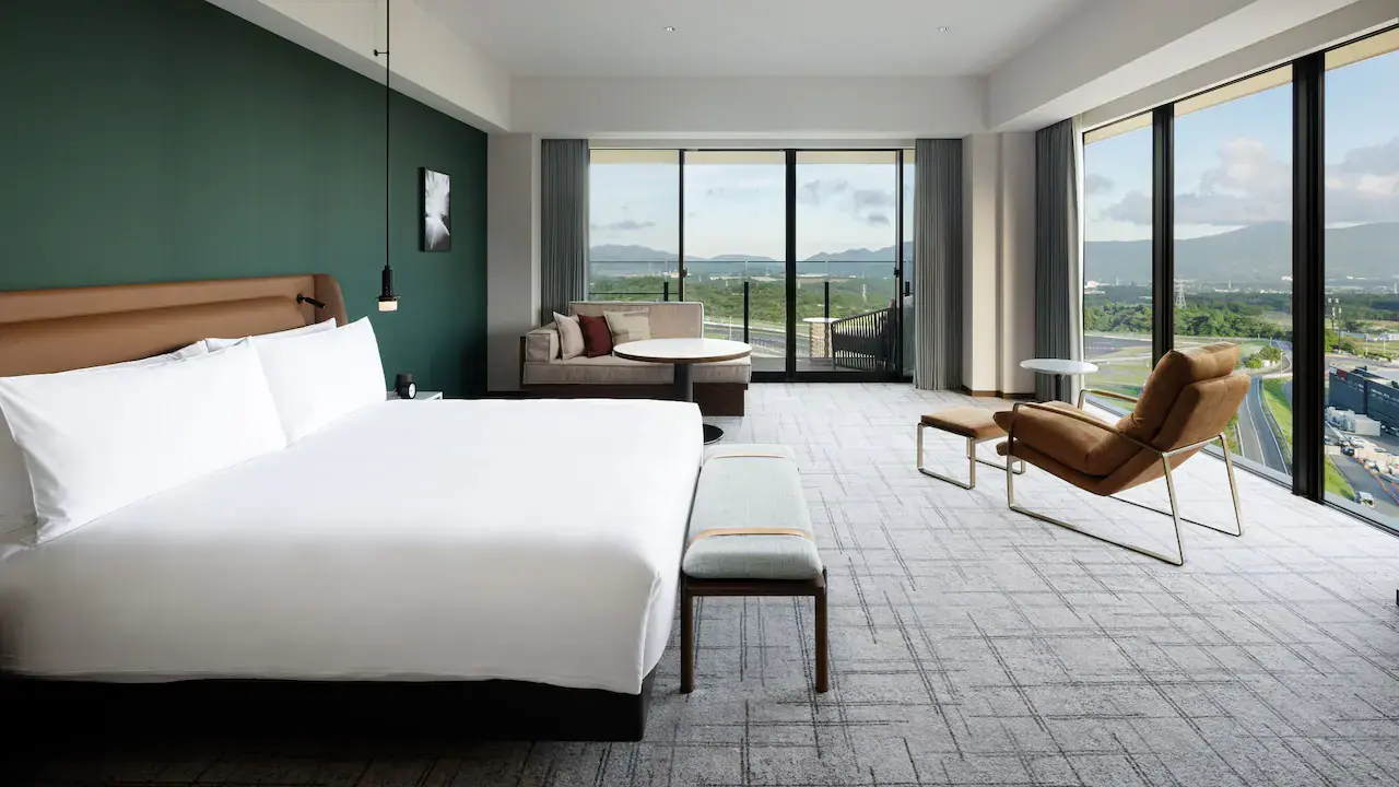 FSWUB-P0114-Corner-Circuit-View-King.16x9