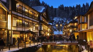 긴잔 온천 완벽 가이드 | 역사와 필수 명소 소개