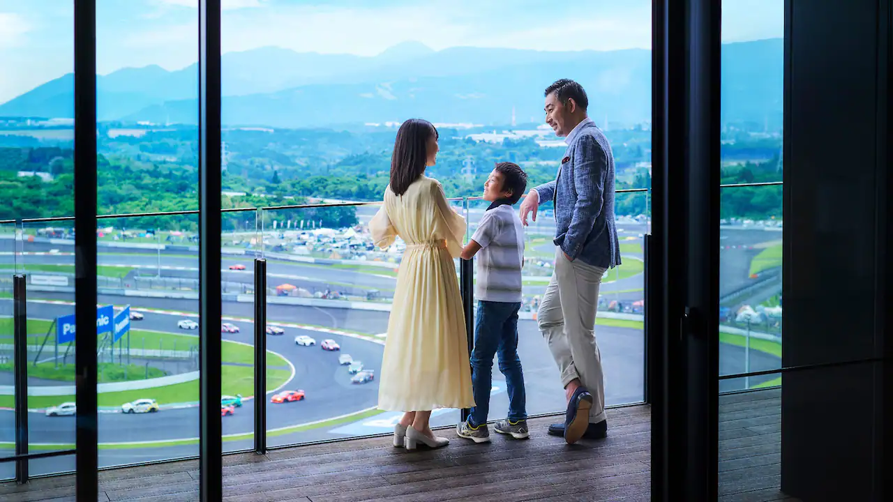 FSWUB-P0067-Circuit-View-With-Family.16x9